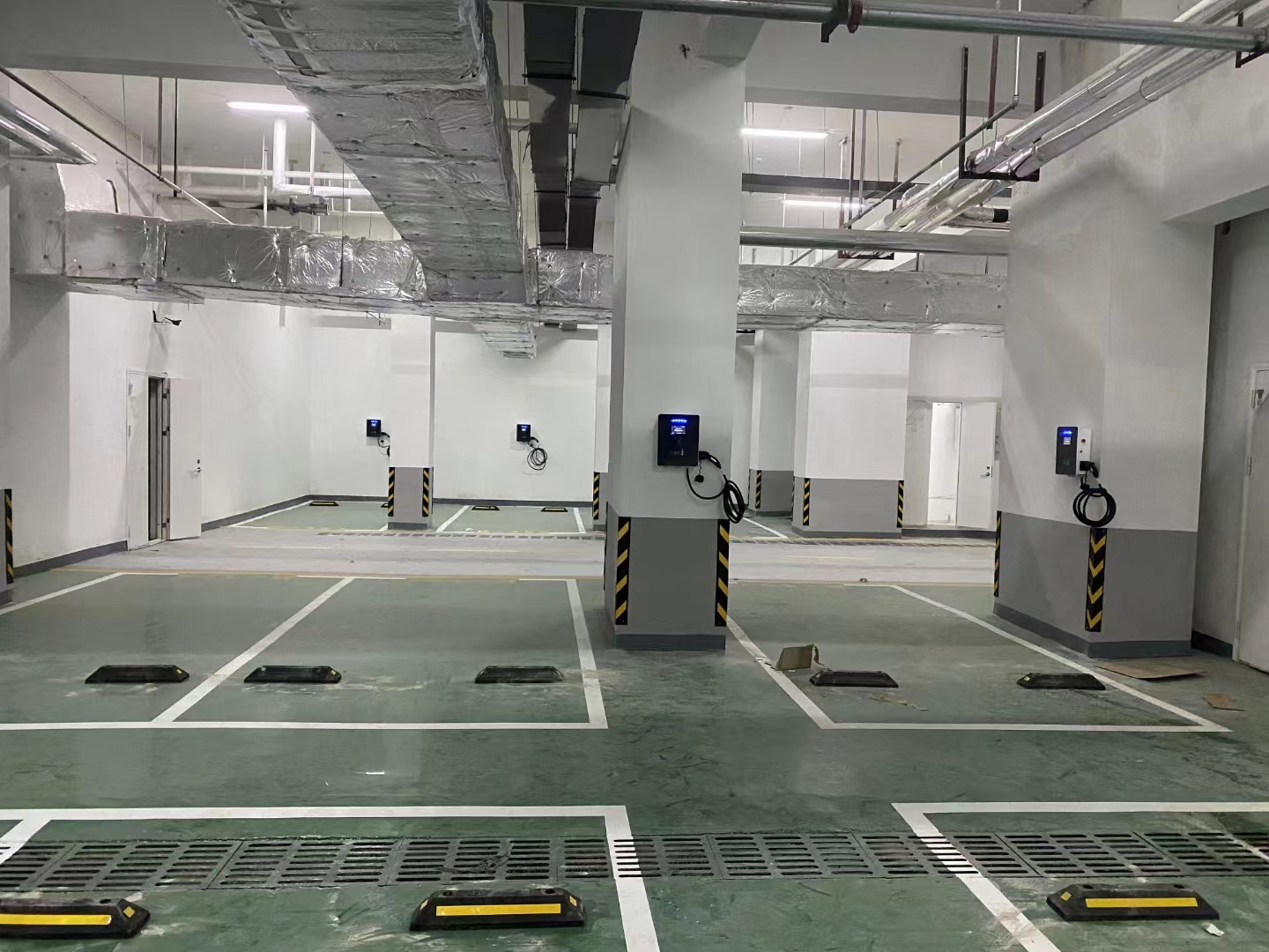 直流快充充電樁解決方案技術發(fā)展趨勢-汽車充電樁_充電樁生產_充電樁廠家_深圳耀萊充新能源科技有限公司