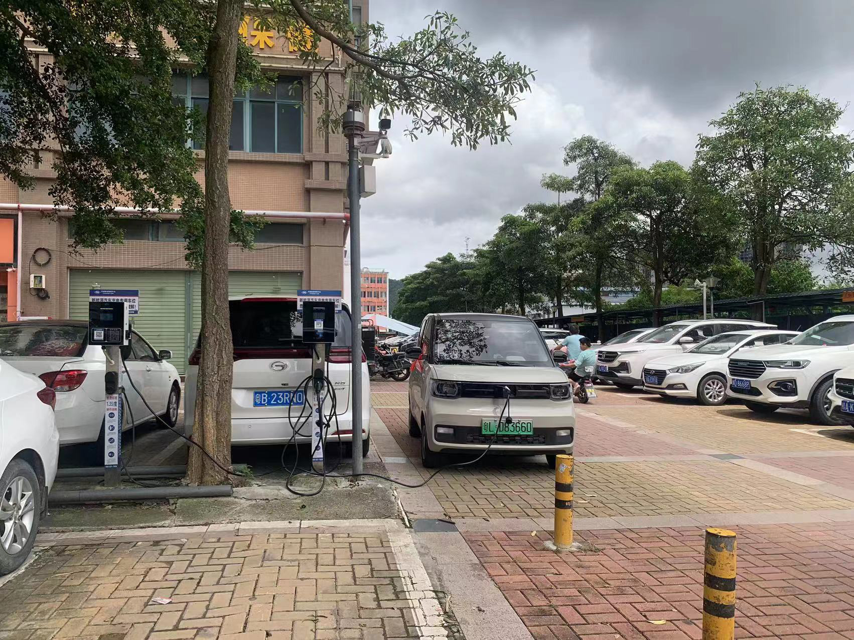 7KW海南充電樁完工-汽車充電樁_充電樁生產(chǎn)_充電樁廠家_深圳耀萊充新能源科技有限公司